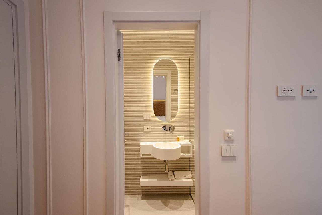 The Crown Boutique Hotel & Spa Tirana Exteriér fotografie