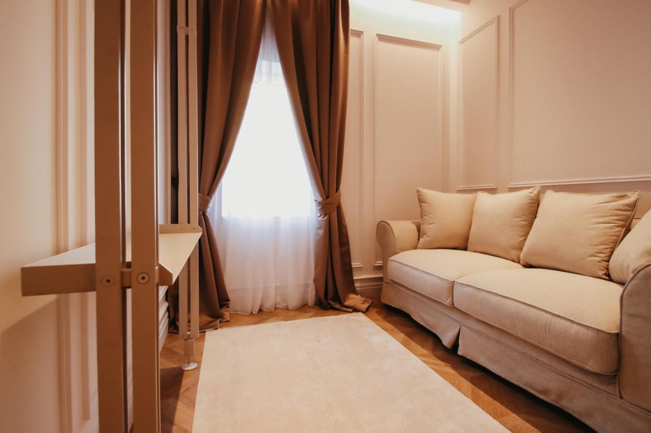 The Crown Boutique Hotel & Spa Tirana Exteriér fotografie